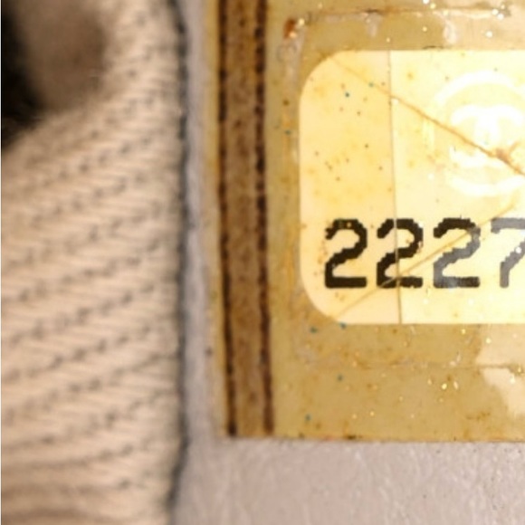 Authentic CHANEL Tweed Flap bag. - Picture 6 of 12